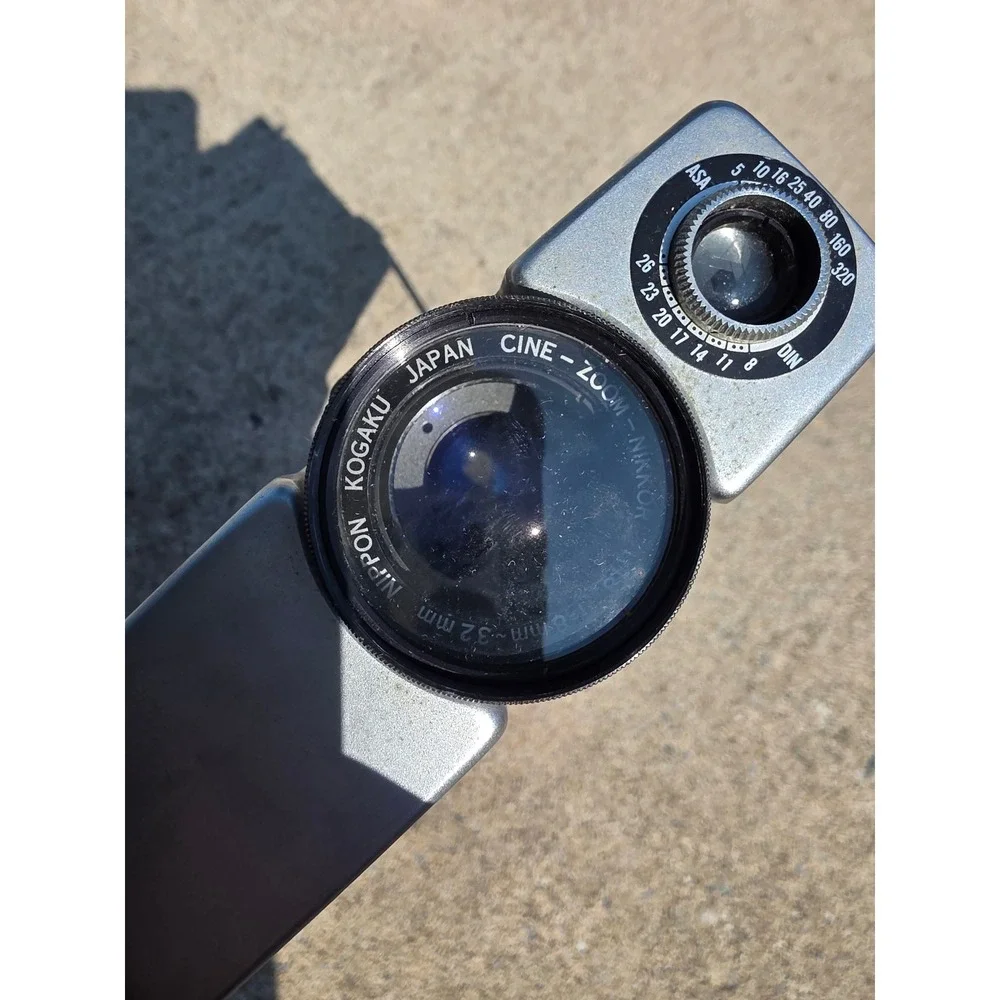 Vintage Nikkorex-Zoom 8 Movie Camera Nippon Kogaku 8mm Cine-Zoom-Nikkor 8-32mm